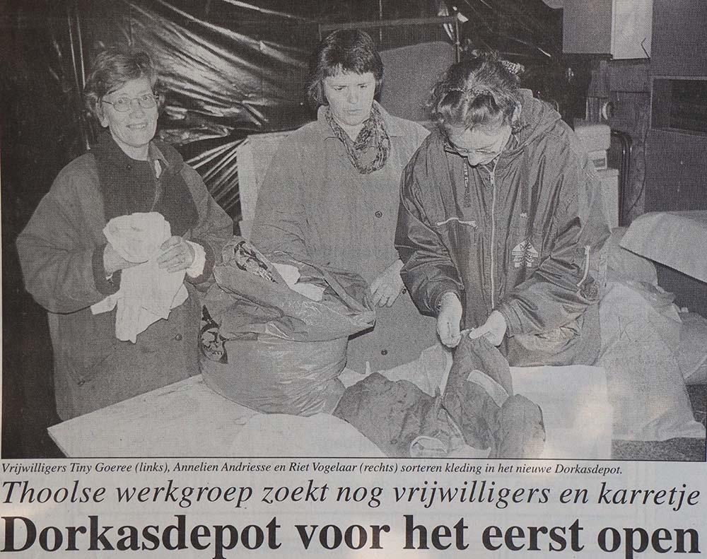 Het vrijwilligerswerk begon met inzamelen van kleding.