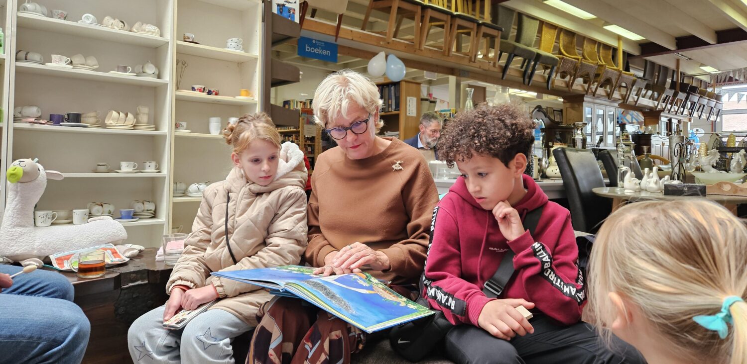 voorlezen in Dorcas Winkel Schoonhoven