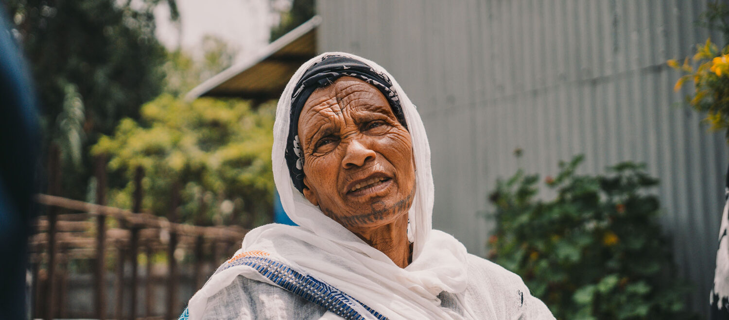 Oudere Almitv uit Ethiopië